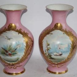 Paire de vases porcelaine rose émaillée Oiseaux Napoléon III
