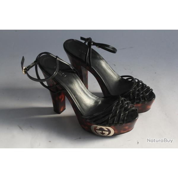 GUCCI Sandales � talons en cuir verni T 37,5