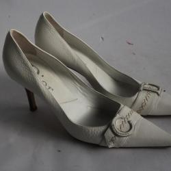Christian Dior Escarpins cuir blanc T40 vintage