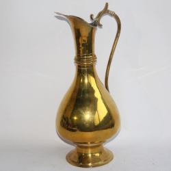 Ancienne aiguière laiton