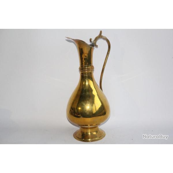 Ancienne aigui�re laiton