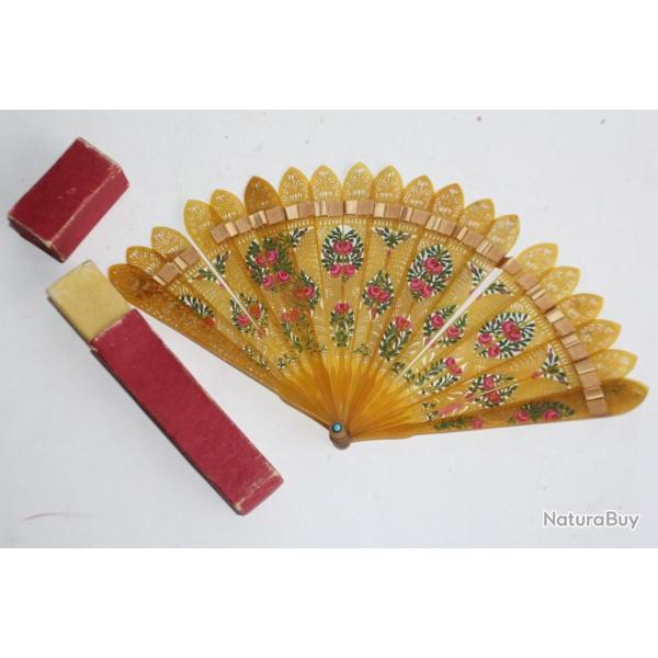 �ventail bris� corne ajour� d�but XIXe si�cle