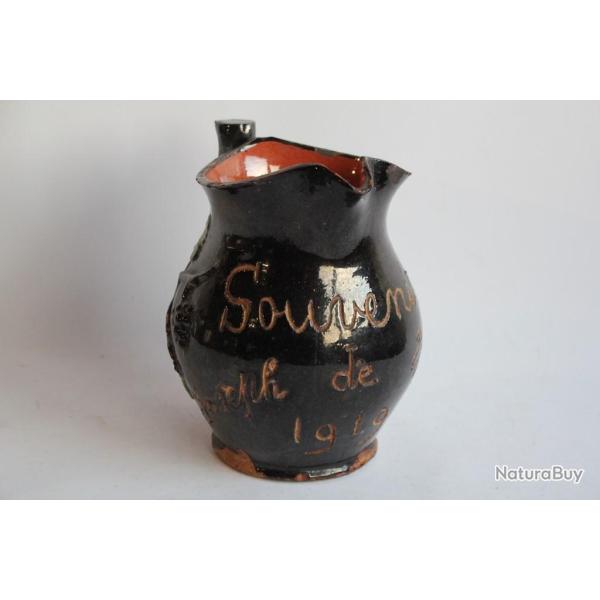 Pichet terre verniss�e Ain Souvenir 1919 Art populaire Vignes