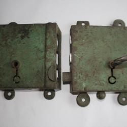 Ancienne et grande serrure de Château