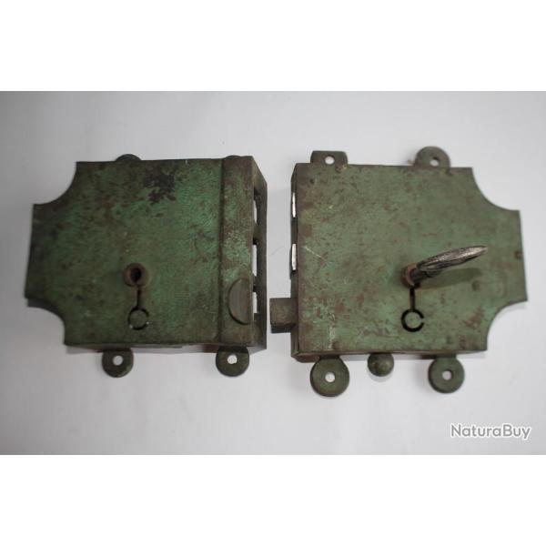 Ancienne et grande serrure de Ch�teau