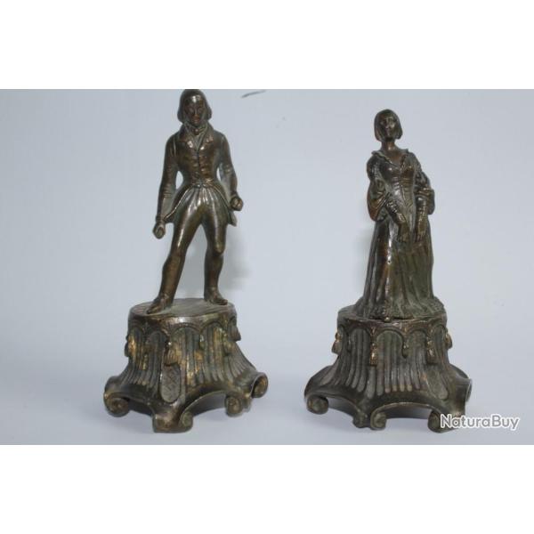 Paire de petits bronzes anciens couple gentilhomme et gente dame