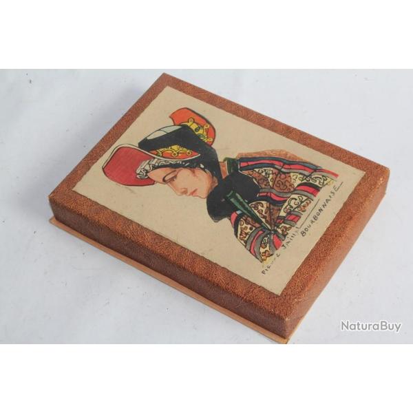 Ancienne boite Bourbonnaise Pierre Jaillet