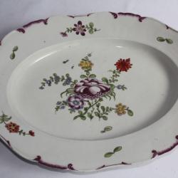 Plat ovale porcelaine Ludwisburg Allemagne XVIIIe siècle