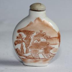 Flacon tabatière porcelaine émaillée rouge de fer Chine