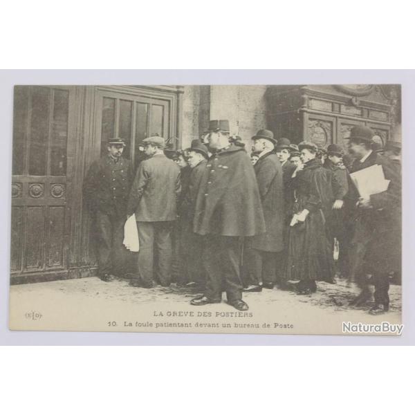 CPA Paris La gr�ve des Postiers La foule patientant devant Poste