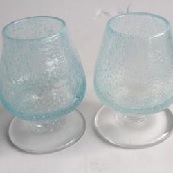 Deux verres Biot verre soufflé bullé