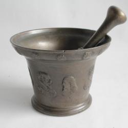 Mortier et pilon antique bronze XVIIe siècle Haute Époque