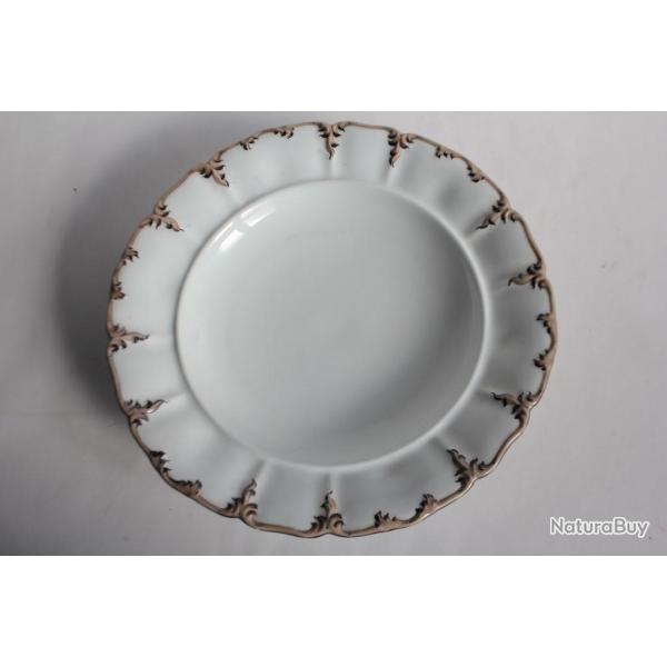 Plat de service porcelaine Thun Kl�sterle Vienne Autriche XIXe si�cle