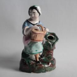 Encrier figuratif porcelaine Vieux Paris Paysanne