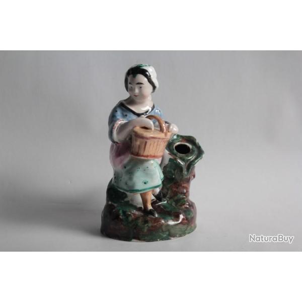 Encrier figuratif porcelaine Vieux Paris Paysanne