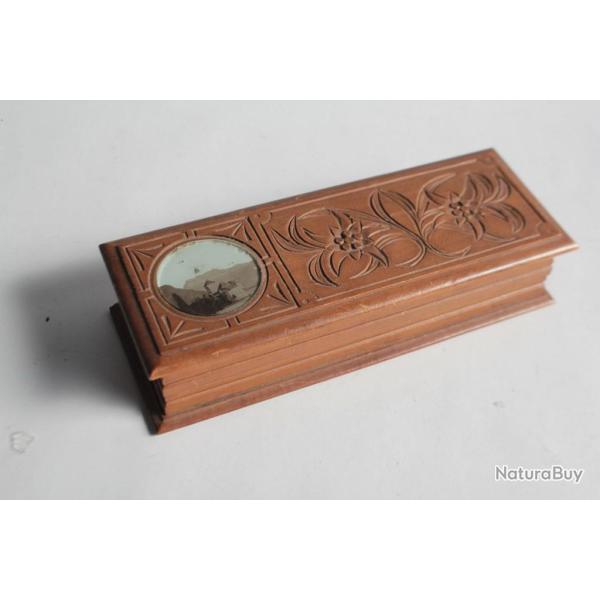 Bo�te bois peint et sculpt� Ch�teau Chillon et Edelweiss Suisse