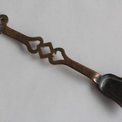 Pelle &agrave; braise ou &agrave; couvot XVIIIe si&egrave;cle