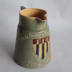 Pichet terre verniss&eacute;e F&ecirc;te F&eacute;d&eacute;ration 1926 Perly-Certoux Suisse