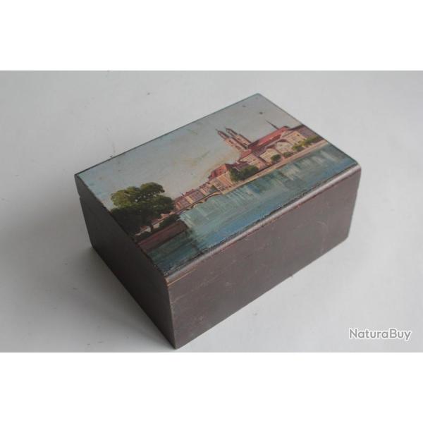 Boite en bois peint paysage Souvenir Paris cath�drale Notre-dame