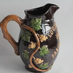 Tara Pichet à vin terre vernissée Louis Roy 1920 Bretonnières Suisse