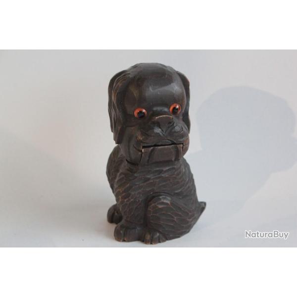 Briquet de table Chien bois sculpt� Art populaire For�t noire