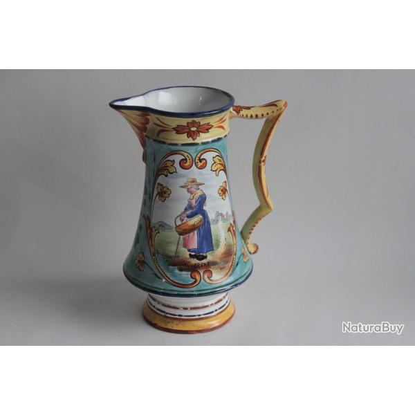 Pichet c�ramique Auvergne Femme Costume traditionnel