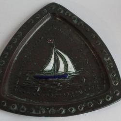 PIERRE CARREL Dinanderie émaillée Bateau Art déco