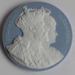 SEVRES Médaillon porcelaine biscuit Edward VII Alexandra