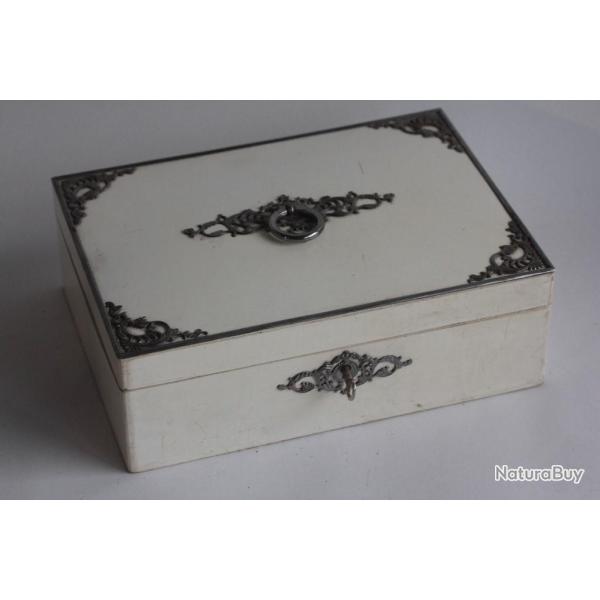 Coffret � bijoux bois laqu� blanc Napol�on III