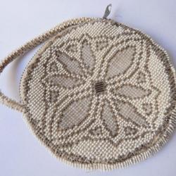 Porte monnaies en sablés de perles de verre polychromes