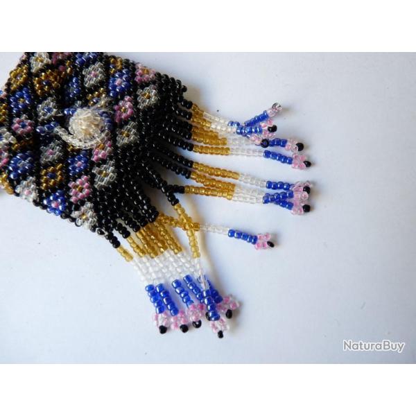 Bourse en sabl�s de perles de verre polychromes