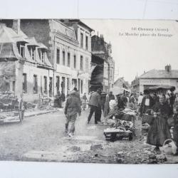 CPA 02 - Chauny (Aisne) - Le marché place du Brouage n°141