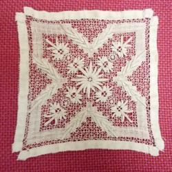 Essais de broderies (4) XIX siècle