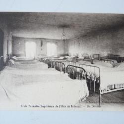 CPA 01 Ain Tr&eacute;voux &Eacute;cole Primaire Sup&eacute;rieure des Filles Dortoir