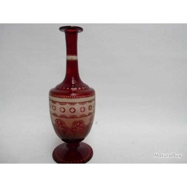 Vase verre multicouche rouge XIXe si�cle