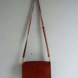 Louis VUITTON Sac à main bandoulière Grenelle cuir épi marron