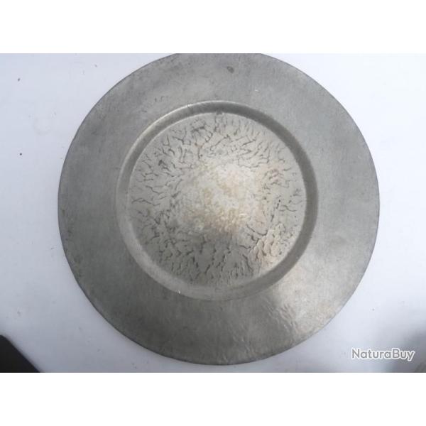 Plat pr�sentoir pour assiette en �tain HERMES  Art de la table