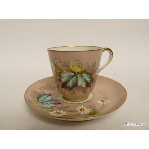 Ancienne tasse porcelaine �maill�e marguerite Art de la table
