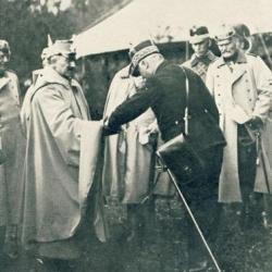 CPA Militaria Empereur Guillaume II Général Français Pau Soldat armée