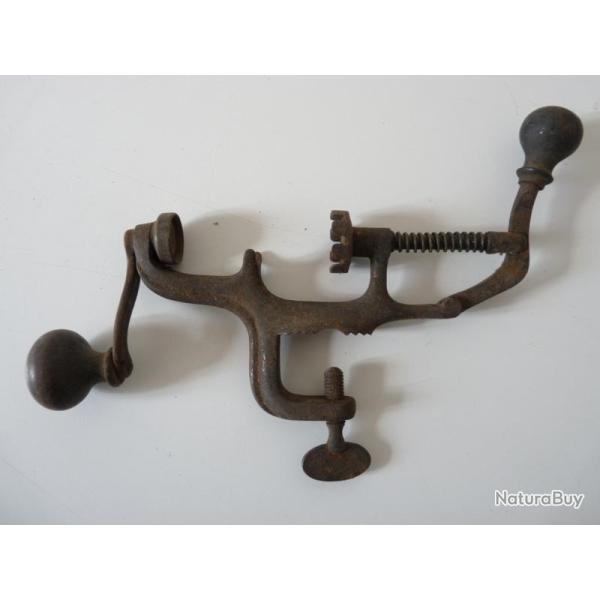 Ancienne sertisseuse � cartouches Chasse