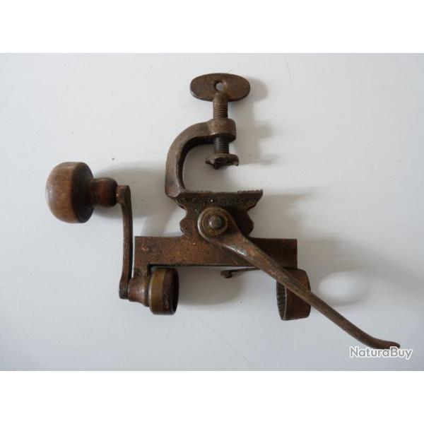Ancienne sertisseuse � cartouches Chasse