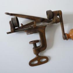 Ancienne sertisseuse à cartouches Chasse