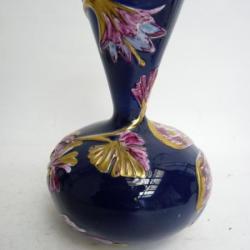 Vase Porcelaine émaillée Signé ?