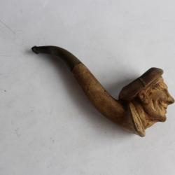 Pipe ancienne en terre cuite