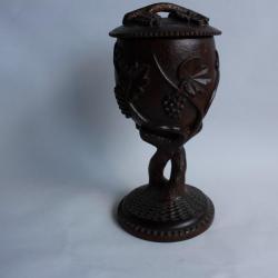 Coupe couverte en bois Art populaire XIXe siècle vignes