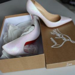 CHRISTIAN LOUBOUTIN Escarpins So Kate paillettes nacrée mariage T38