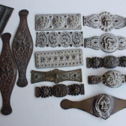 Treize moules pour bijoux Orient