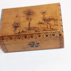 Boite a timbres bois peint lac Leman Suisse Art populaire philatélie