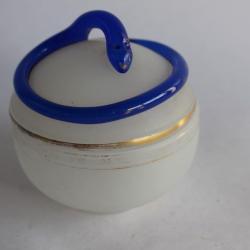 Boite au serpent verre opalin opaline Charles X