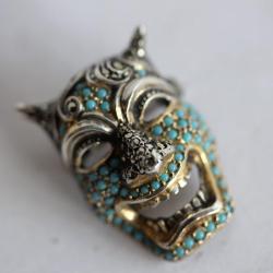 Broche Masque d&eacute;mon Oni argent massif turquoise marcassites